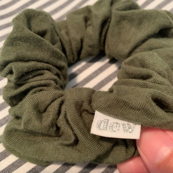 Dew Edit Lil’ Vines Rewind Scrunchie 💚 - Picture 2 of 2